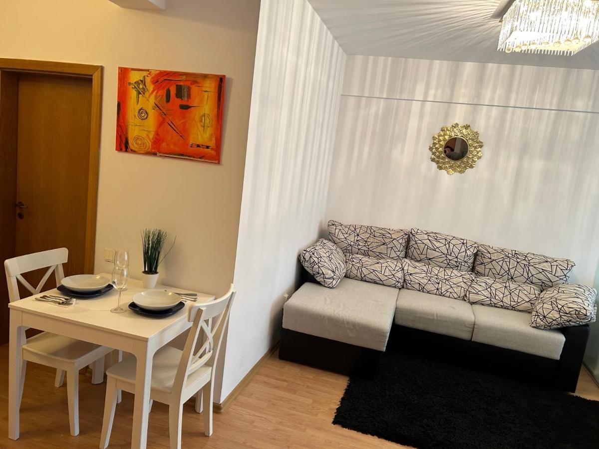 Mivardomi Accommodation คลูจ-นาโปกา ภายนอก รูปภาพ